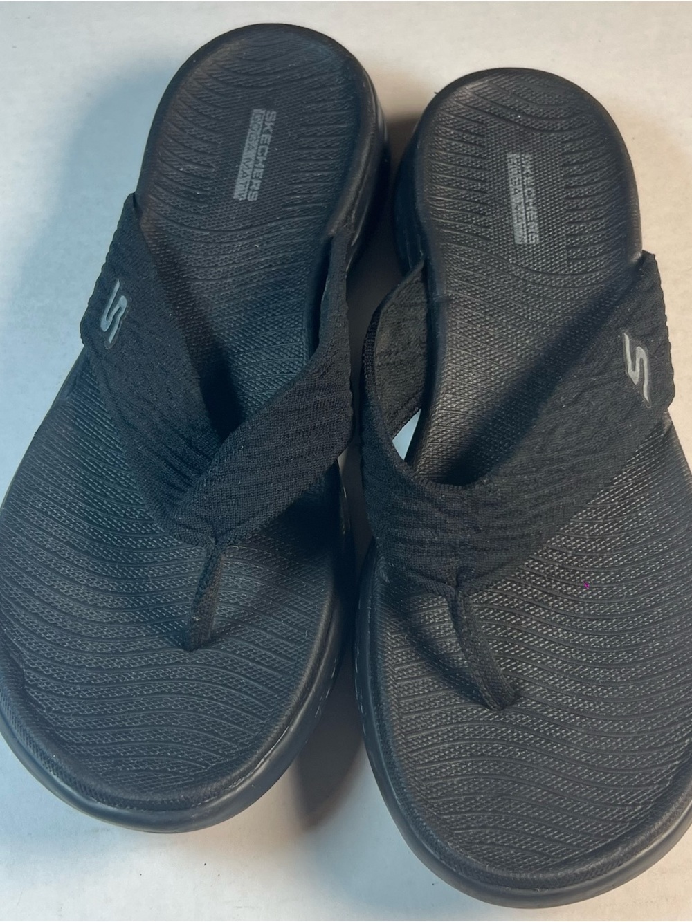 Skechers Women’s Black Textured Thong Flip Flop Sandals
